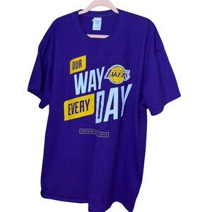 Los Angeles Lakers 2016 Opening Night Mens Size XL Purple Cotton Printed T-Shirt